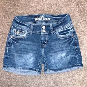 Wallflower Shorts